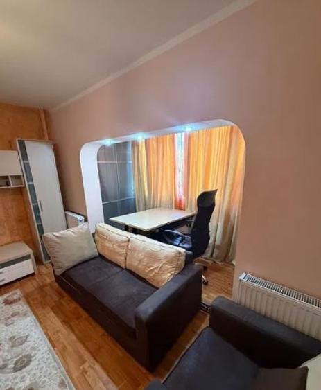 Apartament cu 2 camere semidecomandat în Dristor