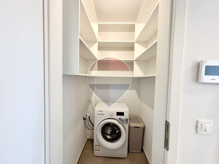 Apartament cu 2 camere decomandat în Tractorul