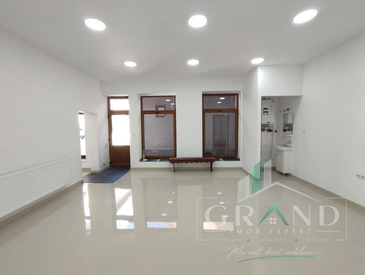 Spațiu comercial, de 90 mp, în Central