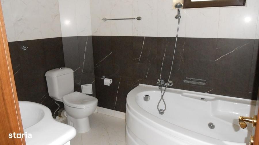Apartament cu 4 camere în Capitale