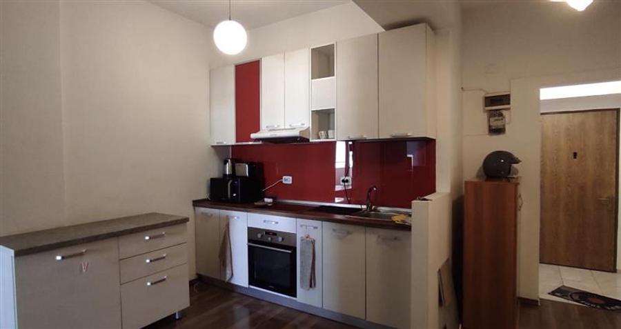 Apartament cu 2 camere semidecomandat în Magheru