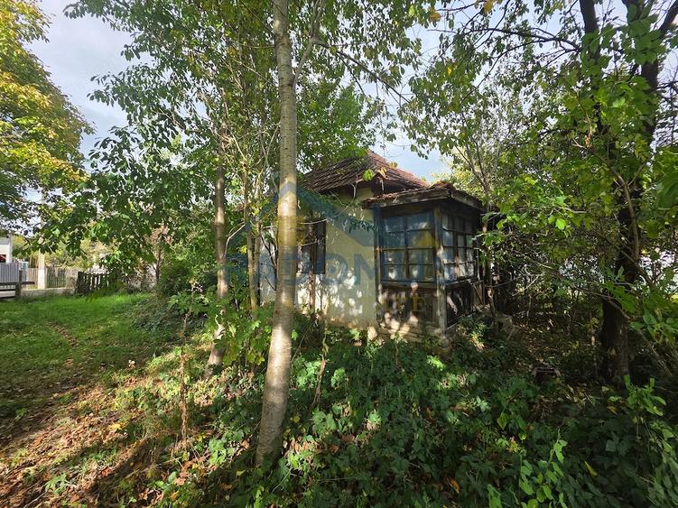 Casă cu Teren 1212 Mp în Brebu