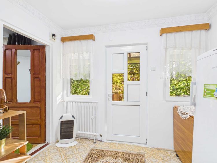 Casă individuală cu 2 camere cu Teren 1270 Mp în Cozieni