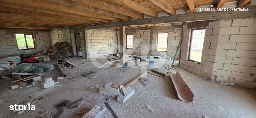 Casă cu 6 camere cu Piscina în Răzvad