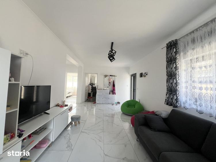 Casă cu 3 camere cu Teren 300 Mp în Sânmihaiu Român