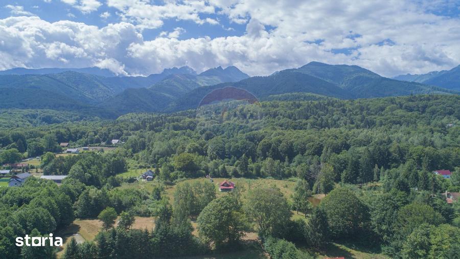 Casă cu 3 camere cu Teren 8100 Mp în Ucea