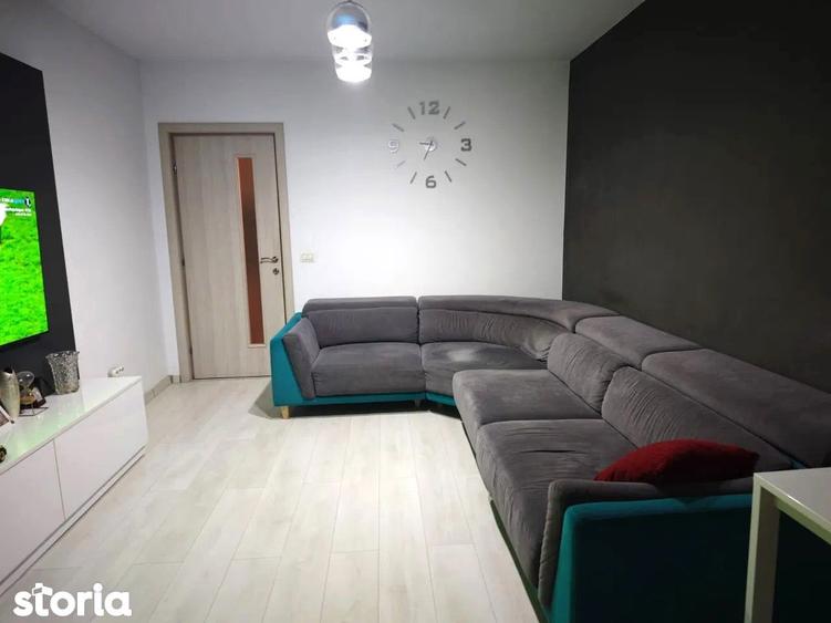 Apartament cu 3 camere decomandat, mobilat în Decebal