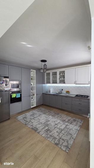 Casă cu 4 camere cu Teren 560 Mp în Central