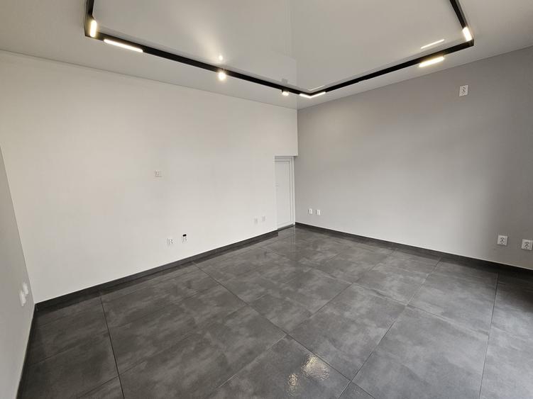 Spațiu comercial, de 24 mp, în Central
