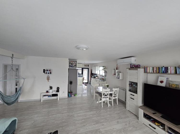 Casă cu 4 camere cu Teren 500 Mp în Aroneanu
