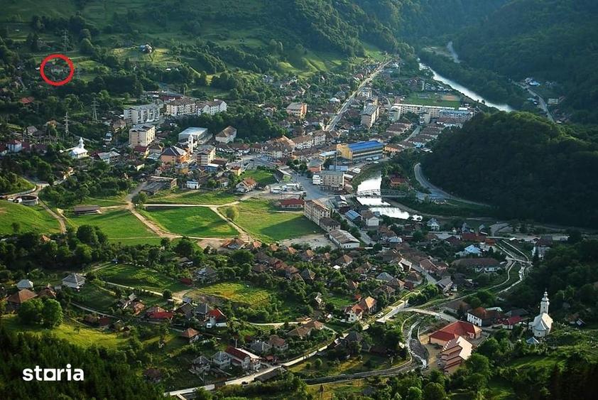 Casă cu 4 camere cu Teren 1300 Mp în Băi