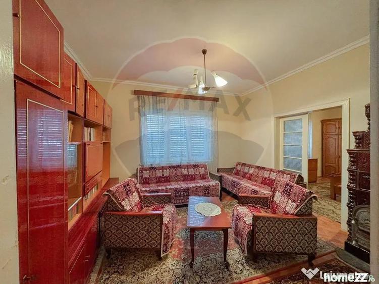 Casă cu 5 camere cu Teren 446 Mp în Ultracentral