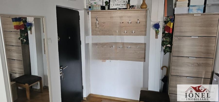 Apartament cu 2 camere decomandat, mobilat în Est