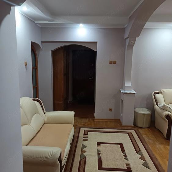 Apartament cu 3 camere decomandat în George Enescu
