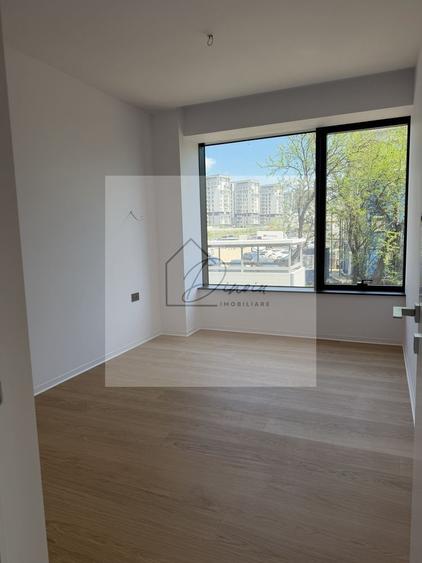 Apartament cu 4 camere decomandat în Lacul Tei
