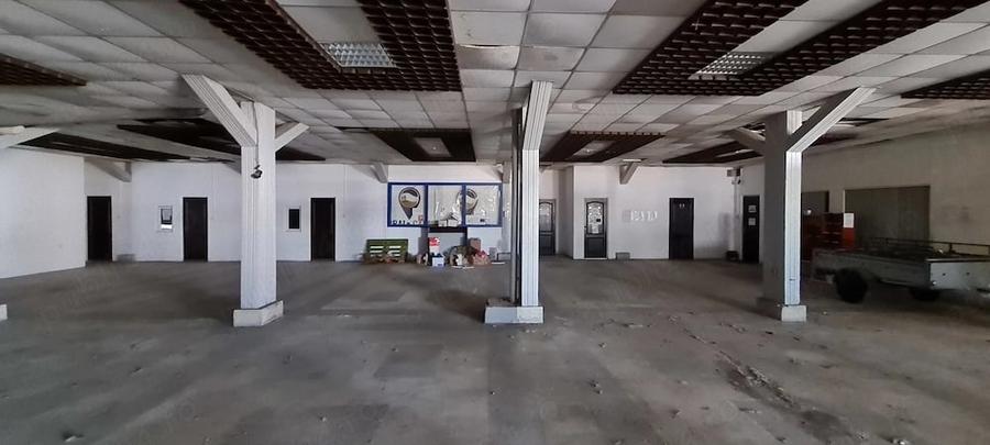 Spațiu comercial, de 3,000 mp, în Sântuhalm