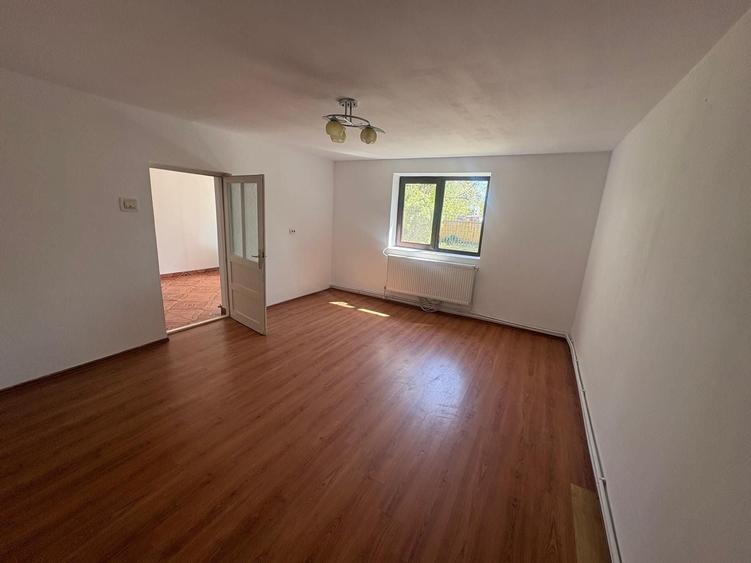 Casă cu 3 camere în Ciobănoaia