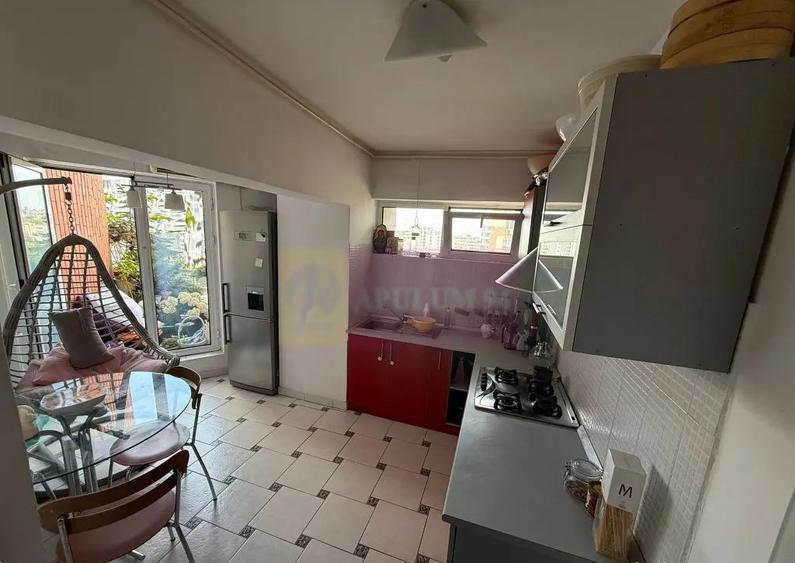 Apartament cu 3 camere decomandat, mobilat în Calea Călărașilor
