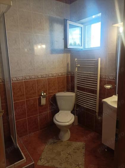 Casă cu 5 camere cu Teren 1500 Mp în Central