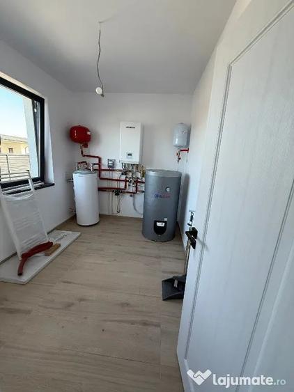 Casă cu 4 camere cu Teren 500 Mp în Cristian