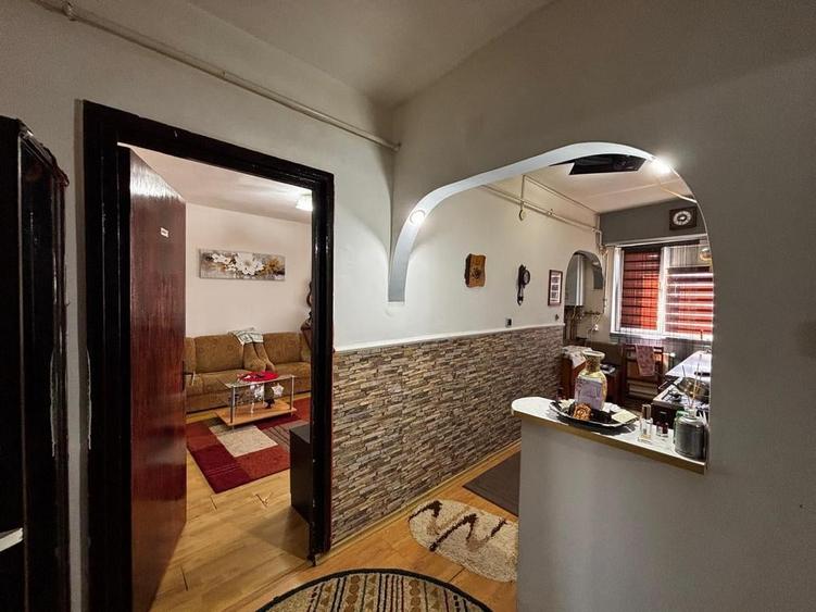 Apartament cu 2 camere decomandat, mobilat în Ostroveni