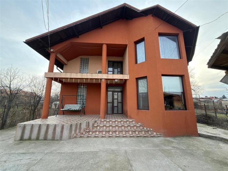 Casă individuală cu 6 camere cu Teren 517 Mp în Strejnicu