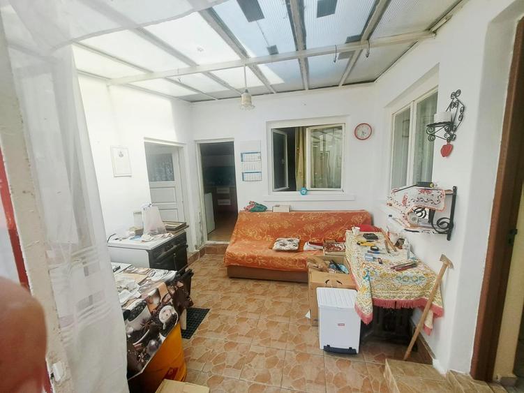 Casă individuală cu 5 camere cu Canalizare în Universitate