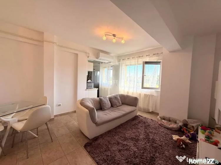 Apartament cu 2 camere decomandat în Nicolina