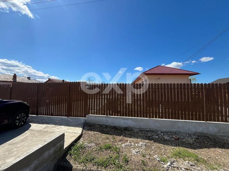 Casă individuală cu 2 camere cu Teren 880 Mp în Broșteni (Vișina)