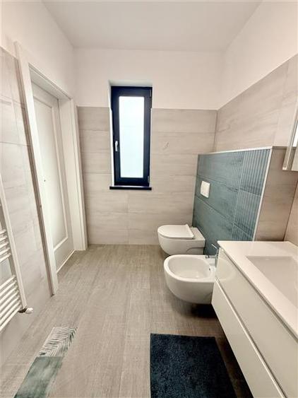 Casă individuală cu 3 camere cu Canalizare în Exterior Est