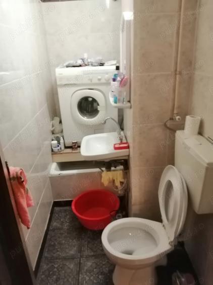 Apartament cu 4 camere decomandat în Găești