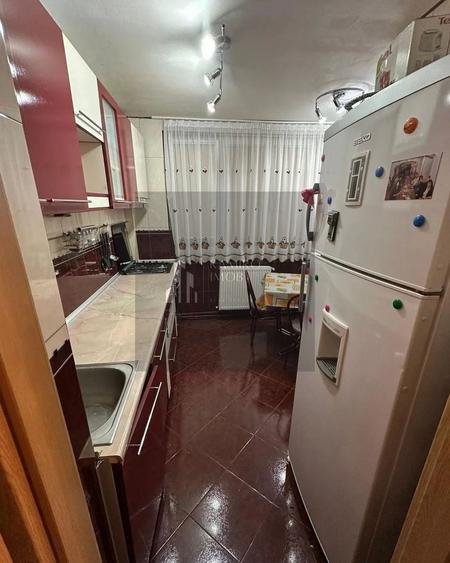 Apartament cu 4 camere decomandat în Titan