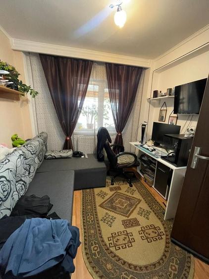Apartament cu 4 camere decomandat, mobilat în Cetate