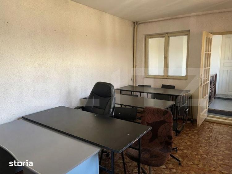 Casă cu 9 camere cu Teren 111 Mp în Brazda lui Novac