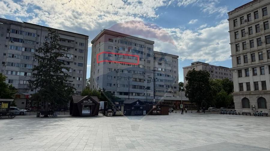 Apartament cu 4 camere decomandat în Central