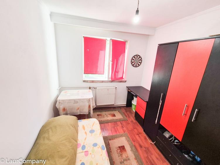 Apartament cu 3 camere semidecomandat în Trivale