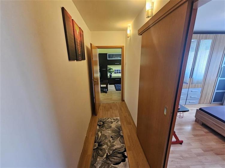Apartament cu 2 camere decomandat, mobilat în Micro I