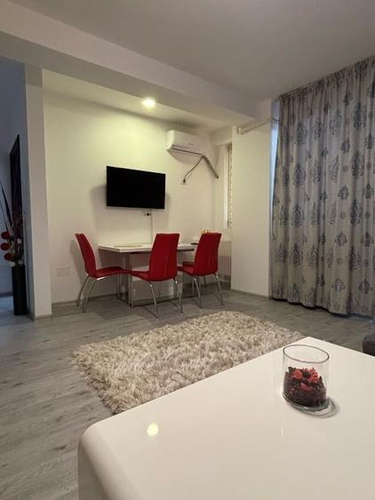 Apartament cu 2 camere decomandat, mobilat în Roșu