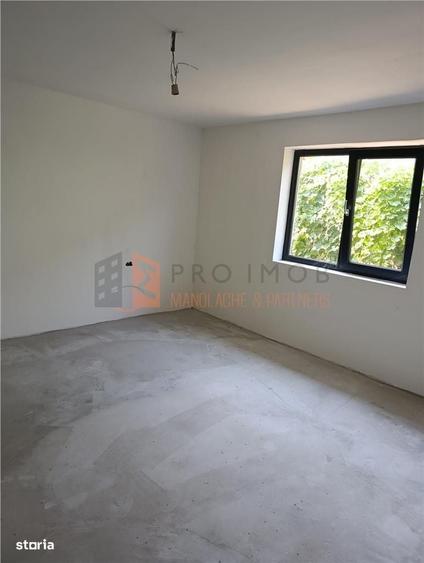 Casă cu 4 camere decomandat cu Teren 995 Mp în Mărăcineni