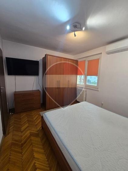 Apartament cu 2 camere decomandat în Central