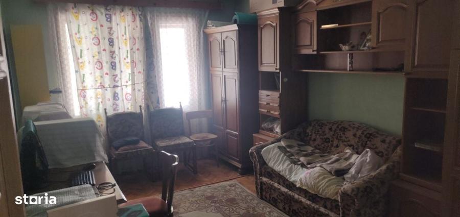 Casă cu 4 camere în Sânnicoară