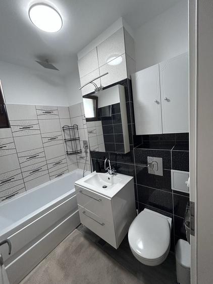 Apartament cu 3 camere decomandat în Ciarda Roșie