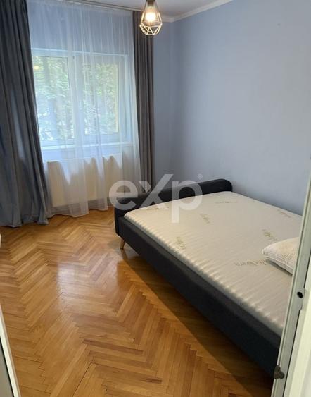 Apartament cu 4 camere decomandat, mobilat în Zorilor