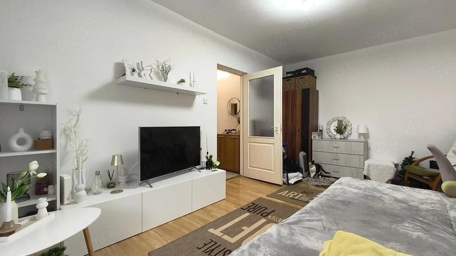 Apartament cu 2 camere decomandat în Piața Centrală