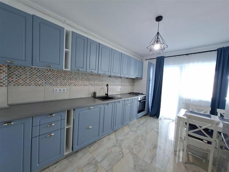 Apartament cu 3 camere decomandat, mobilat în Exterior Sud