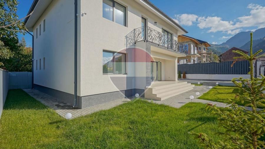 Casă individuală cu 5 camere cu Teren 400 Mp în Bunloc