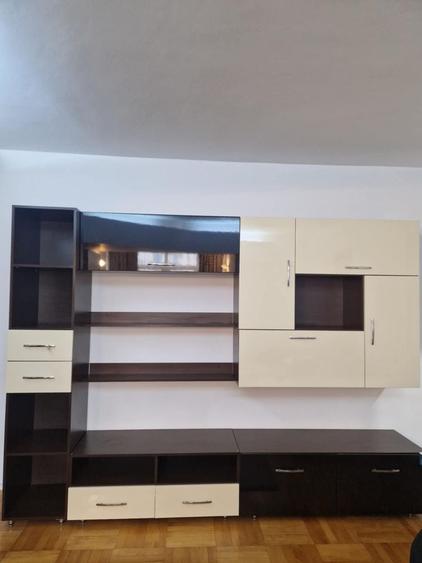 Apartament cu 2 camere semidecomandat în Hunedoara