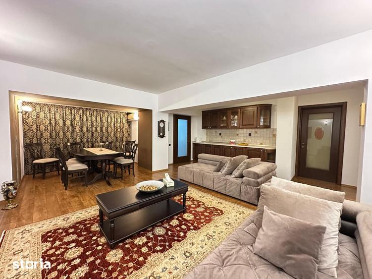 Apartament cu 3 camere în Mazepa 2