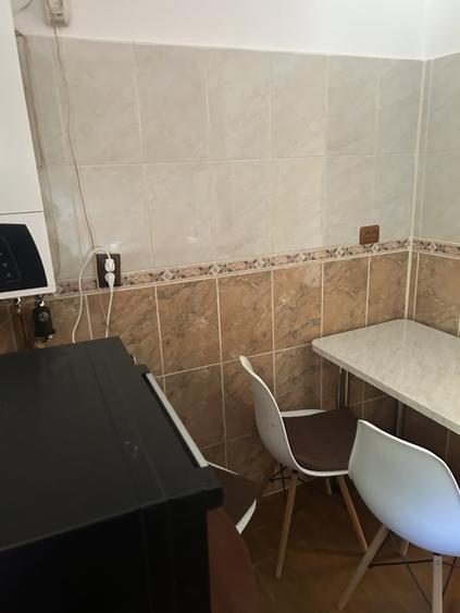 Apartament cu 2 camere decomandat, mobilat în Cezar Petrescu