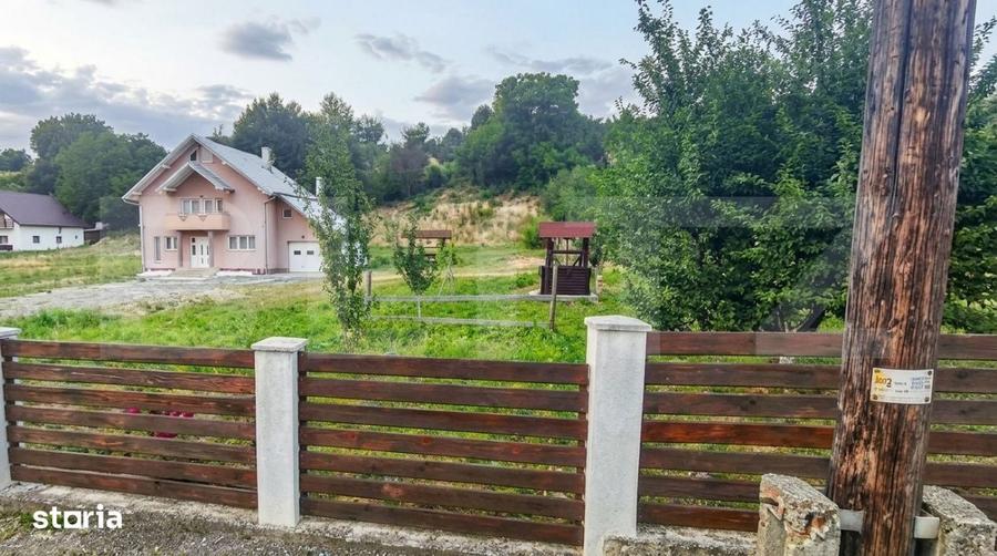 Casă cu 4 camere în Tureac